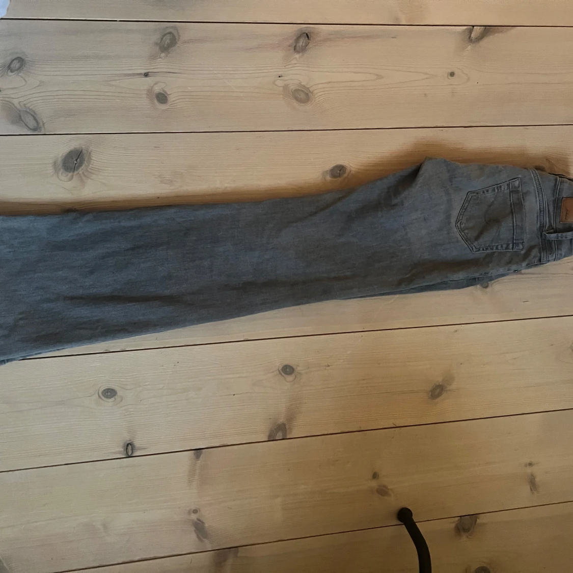 Gråa subdued jeans  - 4