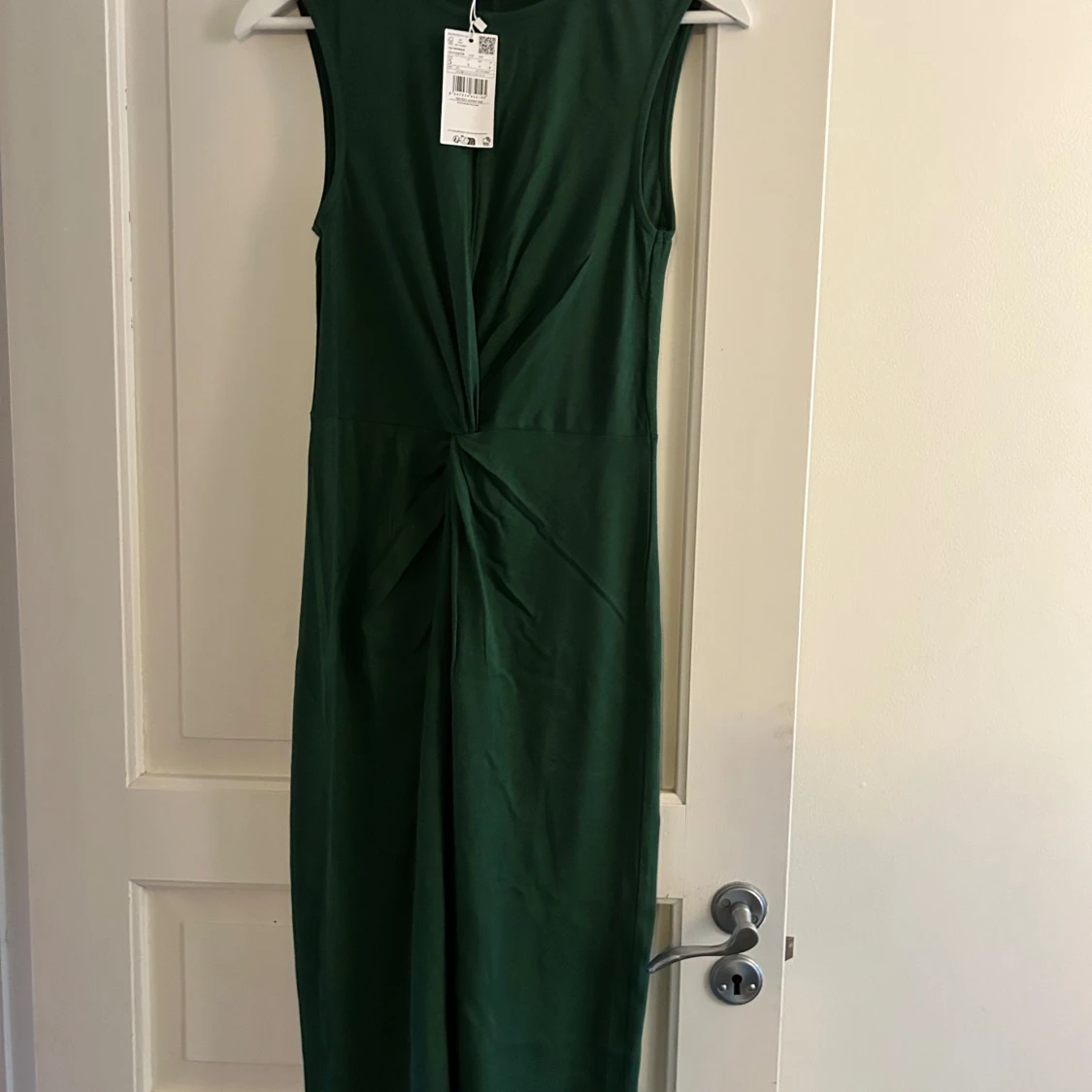 Grön långklänning från MNG - 2