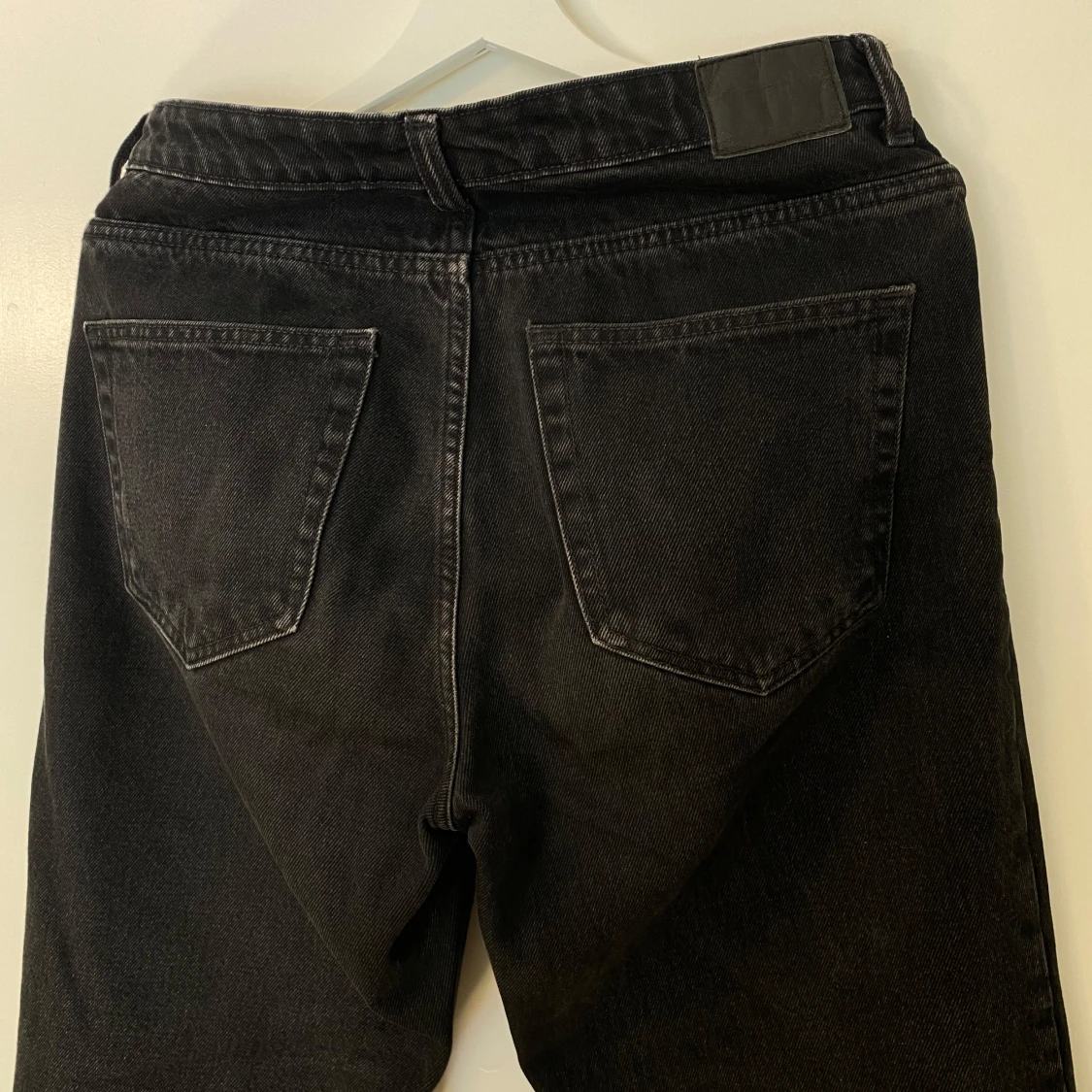 Svarta raka jeans  - 1