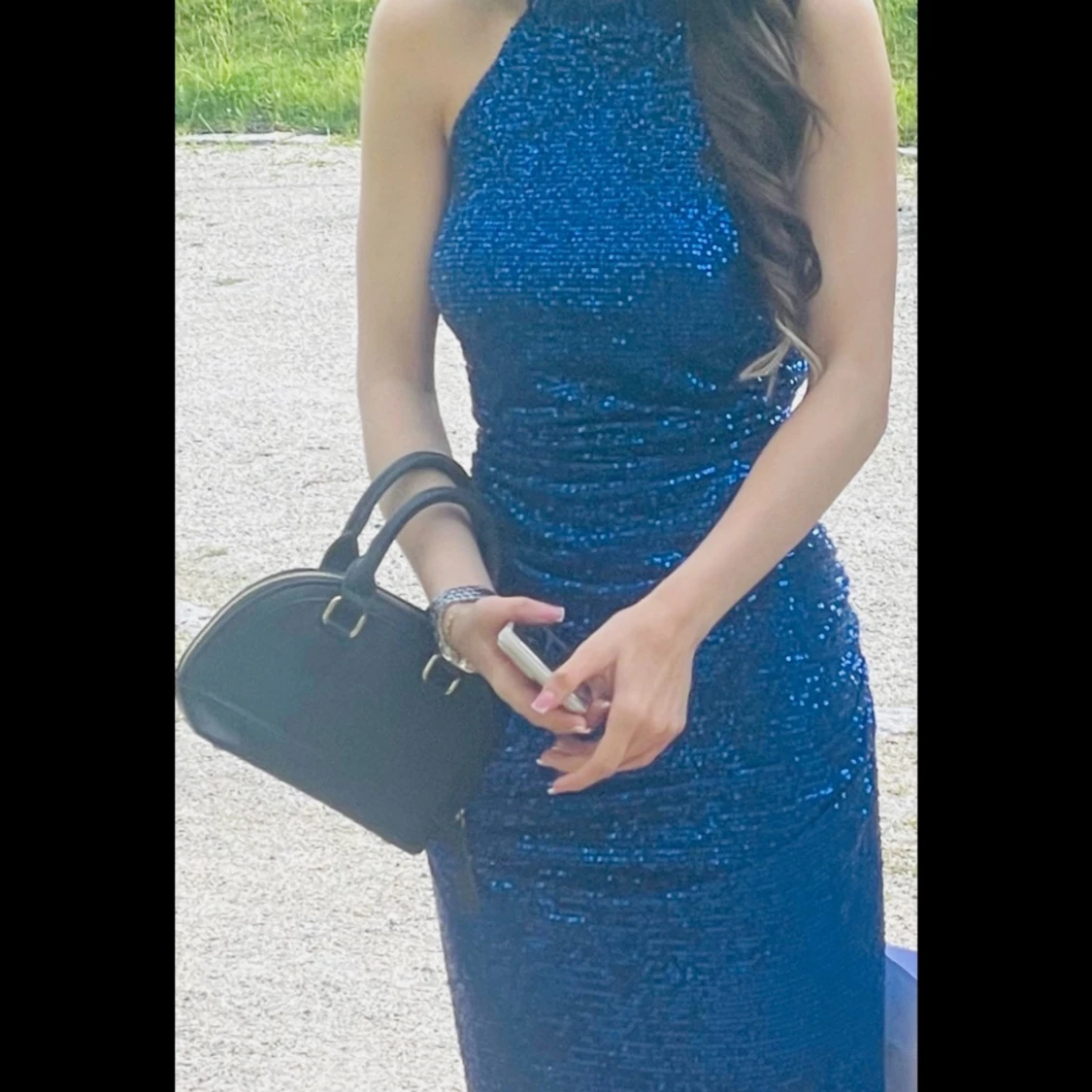 Blå glittrig långklänning med paljetter - 2