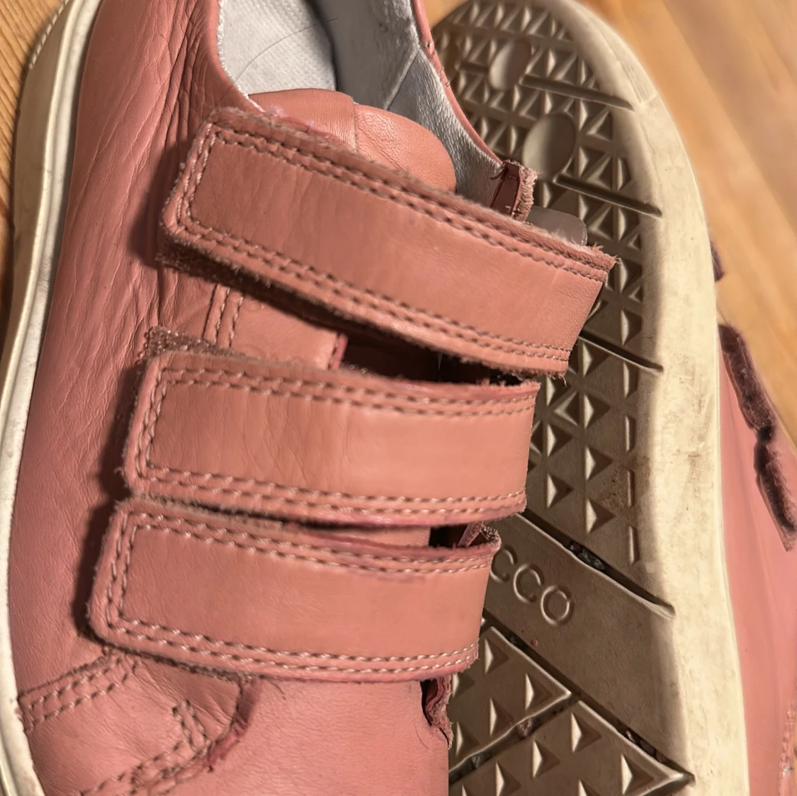 Rosa sneakers från Ecco i skinn - 3