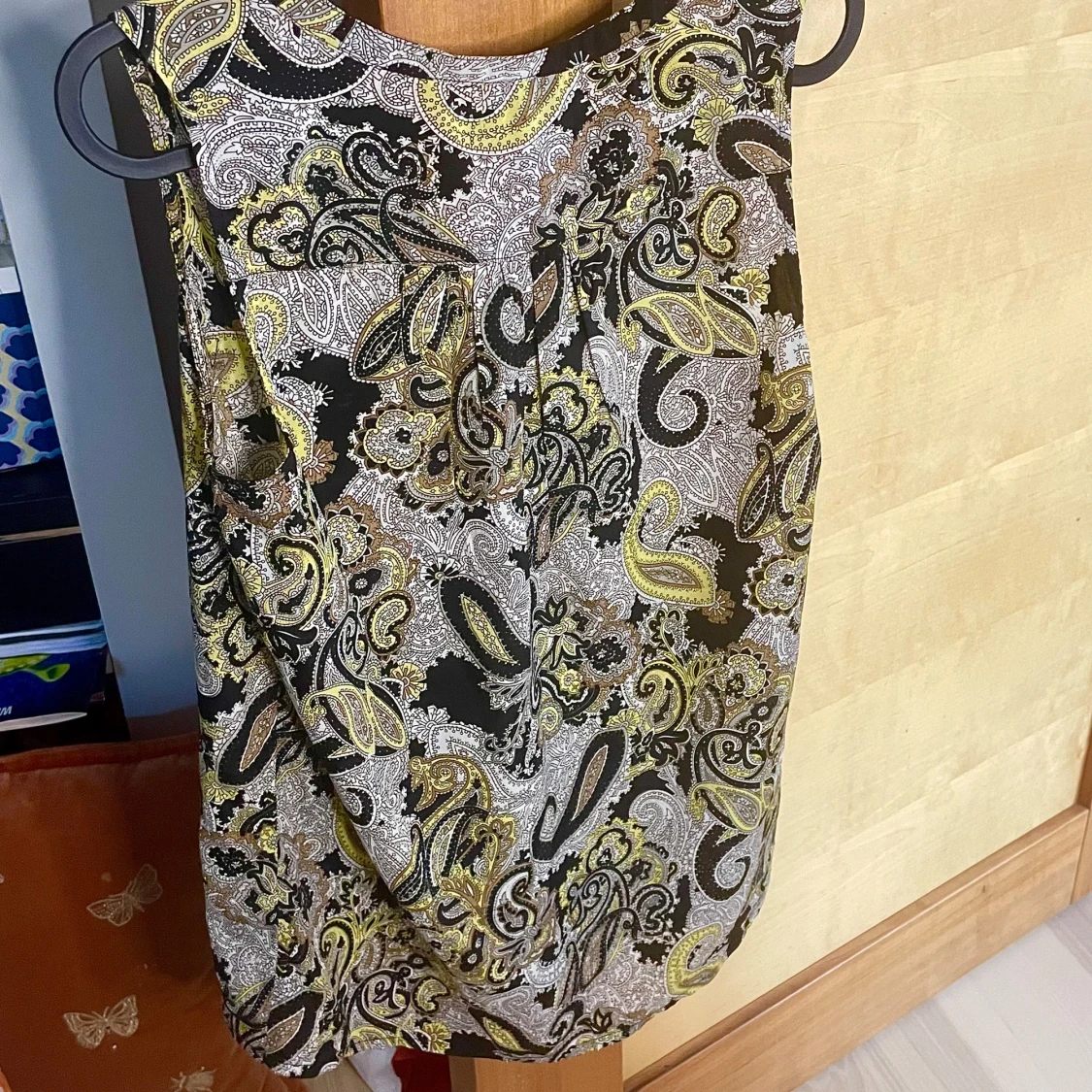 Mönstrad ärmlös blus från H&M - 1