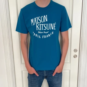 Maison Kitsuné T-shirt - Brand new - Skick 10/10 (Helt ny) | Nypris: +1500kr, säljer endast för 599kr! | Hör av dig vid frågor!