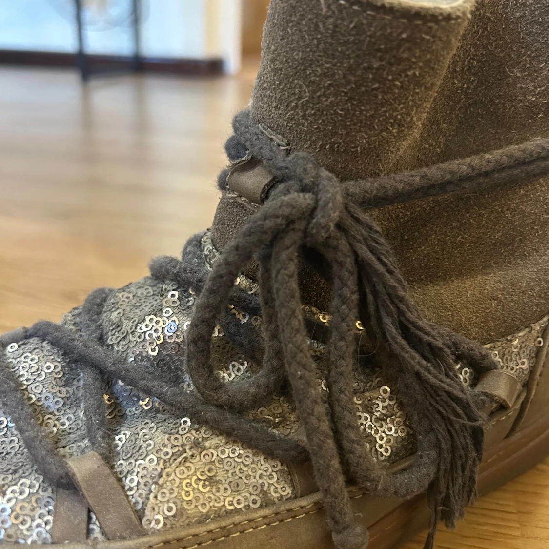 Grå glittriga boots från Inuikii - 3