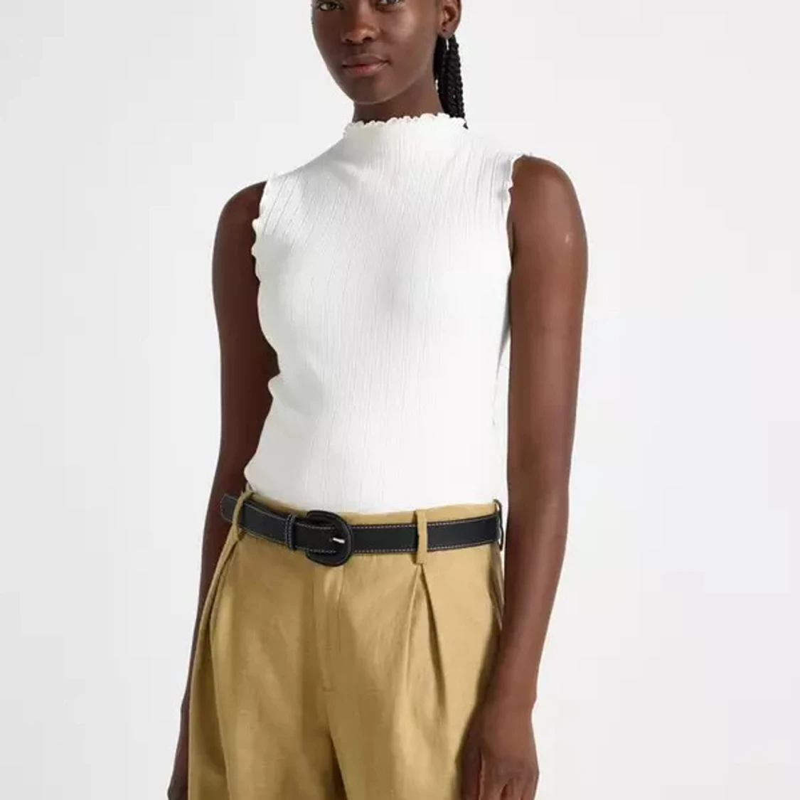 Vit ärmlös topp - 1