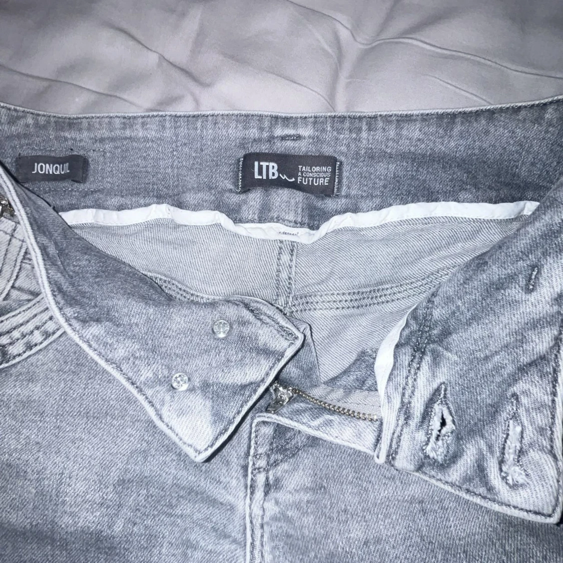 Grå jeans från LTB med raka ben - 2