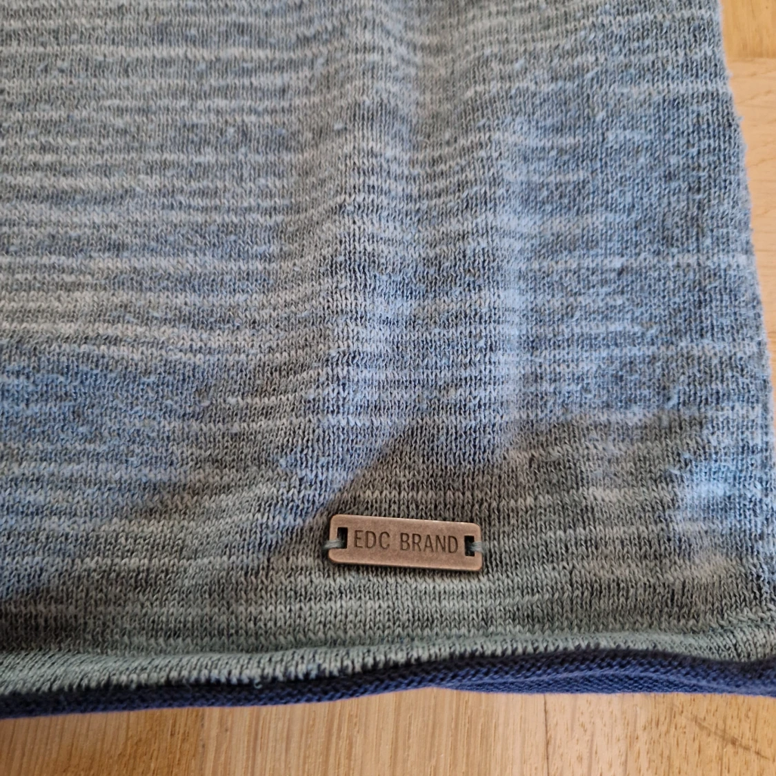 Blåmelerad stickad tröja från EDC - 1