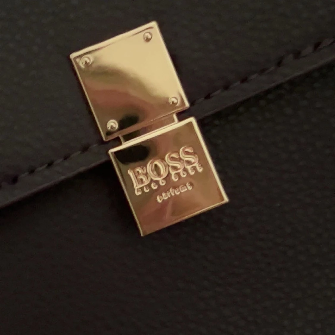 Lila handväska från hugo boss - 1