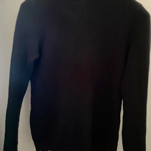 Svart stickad tröja Pull&Bear XS - Basic tjockare tröja