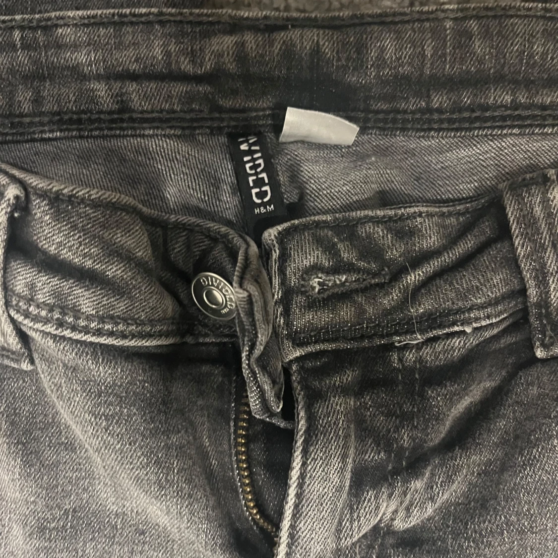 Grå bootcut jeans från H&M Divided - 3