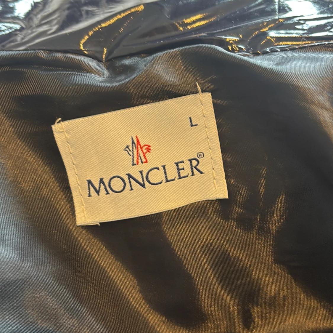 Svart glansig dunväst - 4