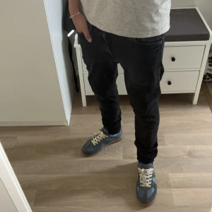 Jack & Jones jeans  - Bra skick, inga defekter. Vårat pris endast 199🙌🏻 passa på innan dom blir sålda. 🤝skriv om du har någon fråga.