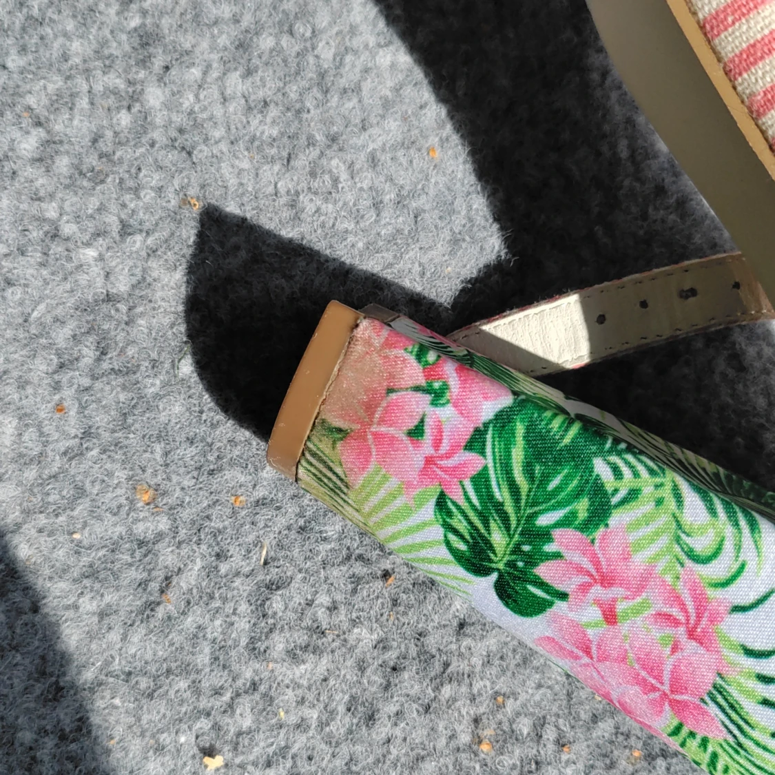 Blommiga klack-sandaler från JustFab - 4