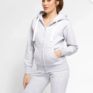Ljusgrå hoodie från russemerch  - Säljer för att jag vill ha en större storlek köptes i februari inga defekter förutom lite färg av på dragkedjan. Kan även byta mot en i xs❤️