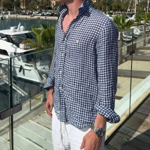  Morris blårutig skjorta - Snygg här blårutig skjorta från Morris  i storlek S. Mitt pris 400kr