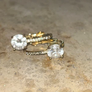 Örhängen  - Jätte fina örhängen 