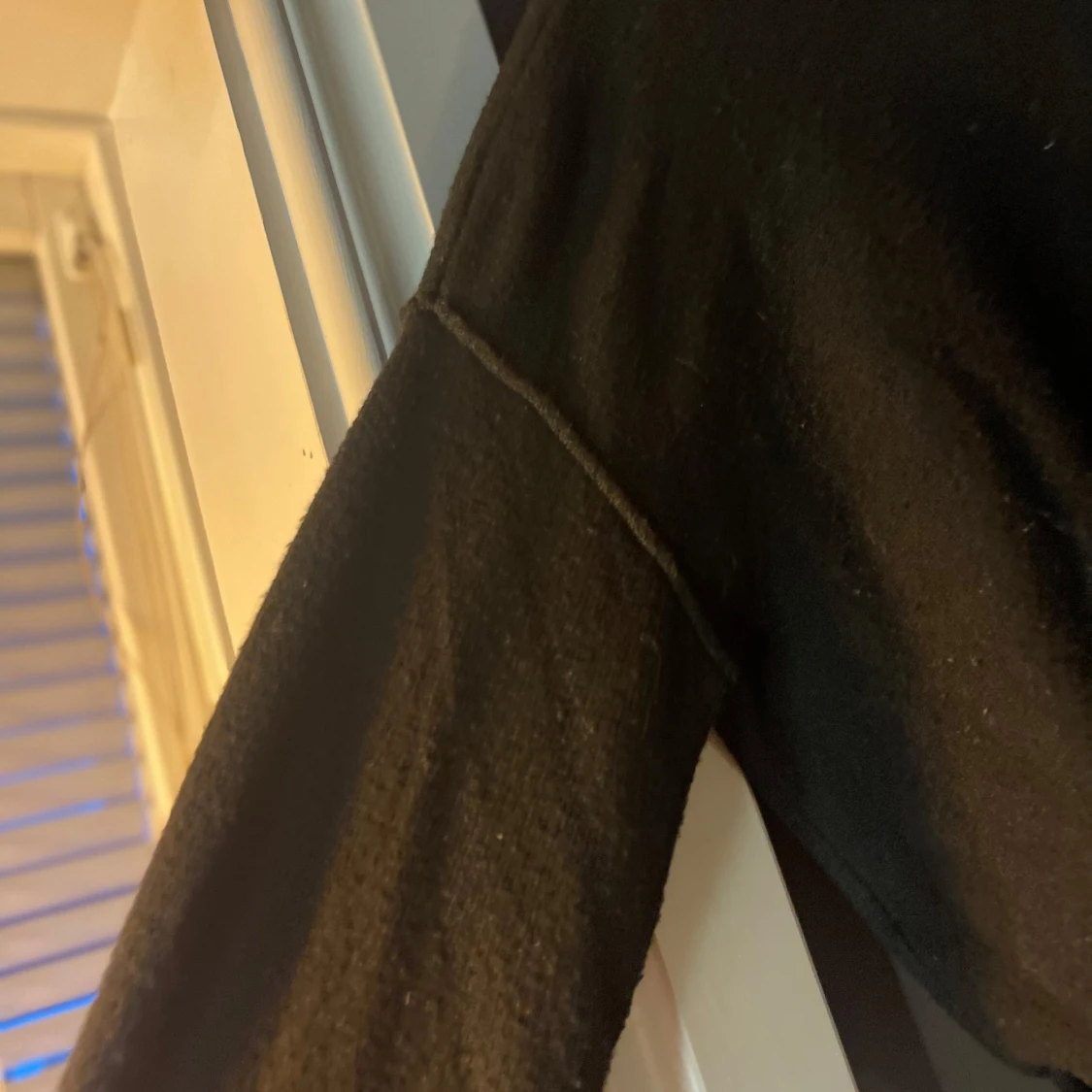 Svart croppad stickad tröja - 1