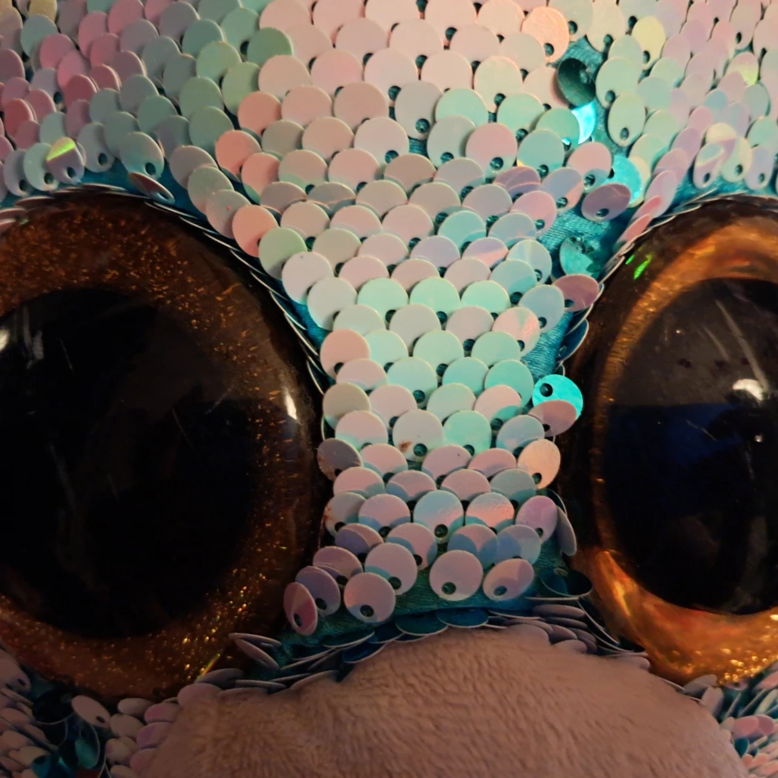 Stor enhörning som byter färg - 4