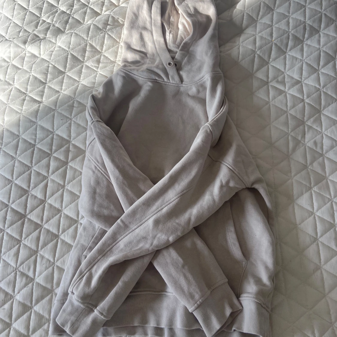 Beige hoodie från Lindex