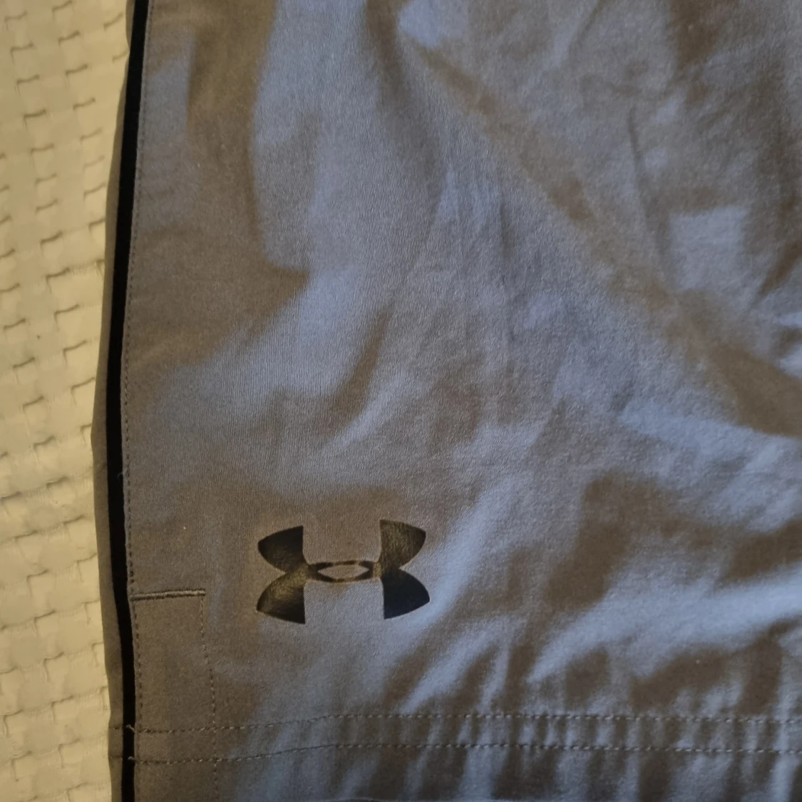 Grå shorts från Under Armour - 1