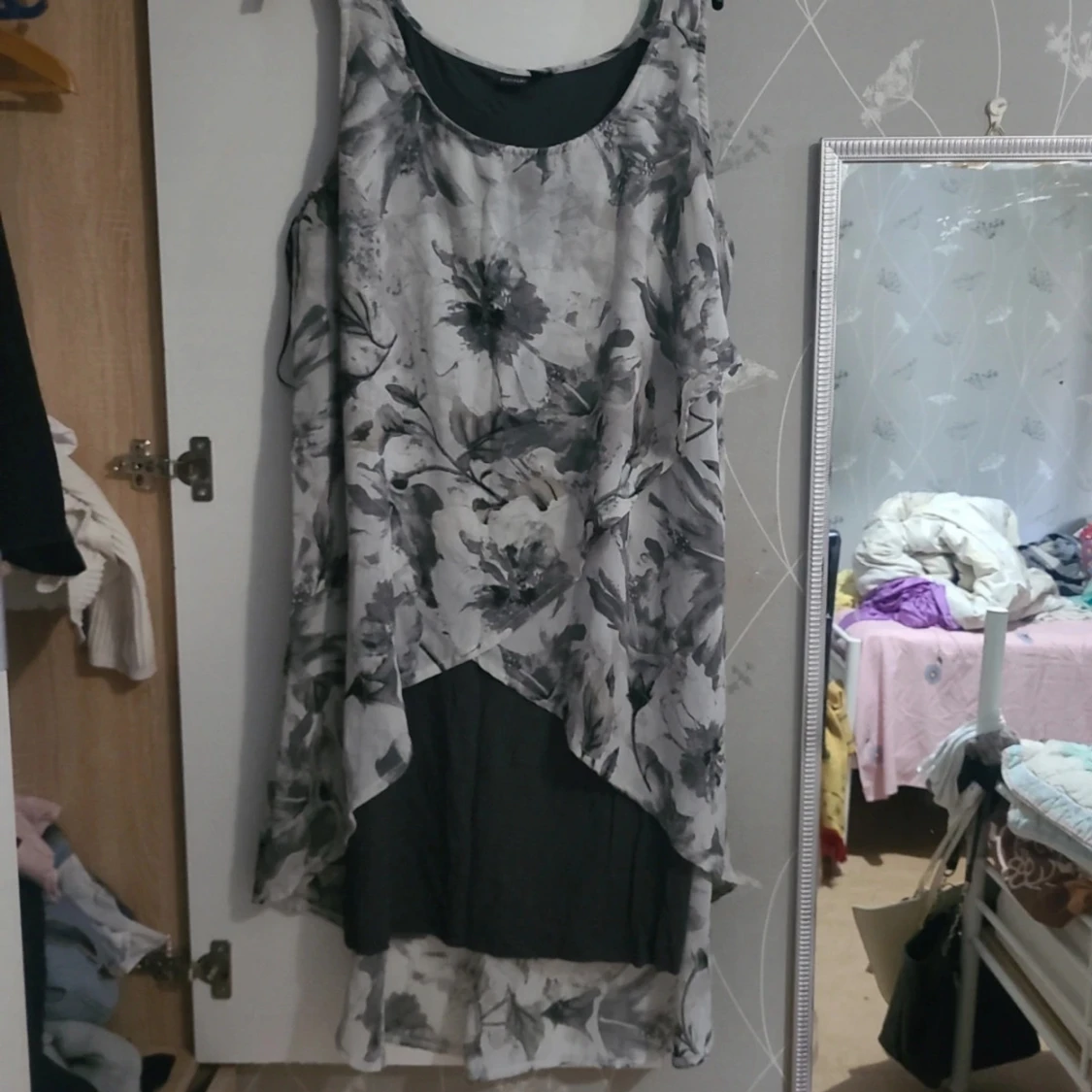 Blommig långklänning i lager-på-lager - 1