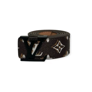 Louis Vuitton Bälte  - Helt nytt aldrig använt. Storlek 110cm. Kan frakta eller mötas i Stockholm. Postar inom 24 timmar
