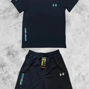 Under Armour - Sommar Set - • Under Armour sommarset med t-shirt och shorts • Finns i grå, blå och svart • Storlekar från XS till 2XL • Går också att köpa på sneaks.se