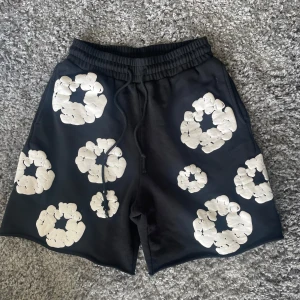 Denim Tears Shorts - Svarta denim tears shorts 