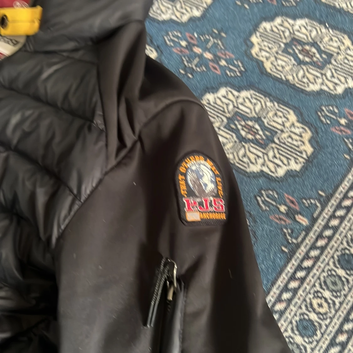 Svart dunjacka Parajumpers med huva - 2