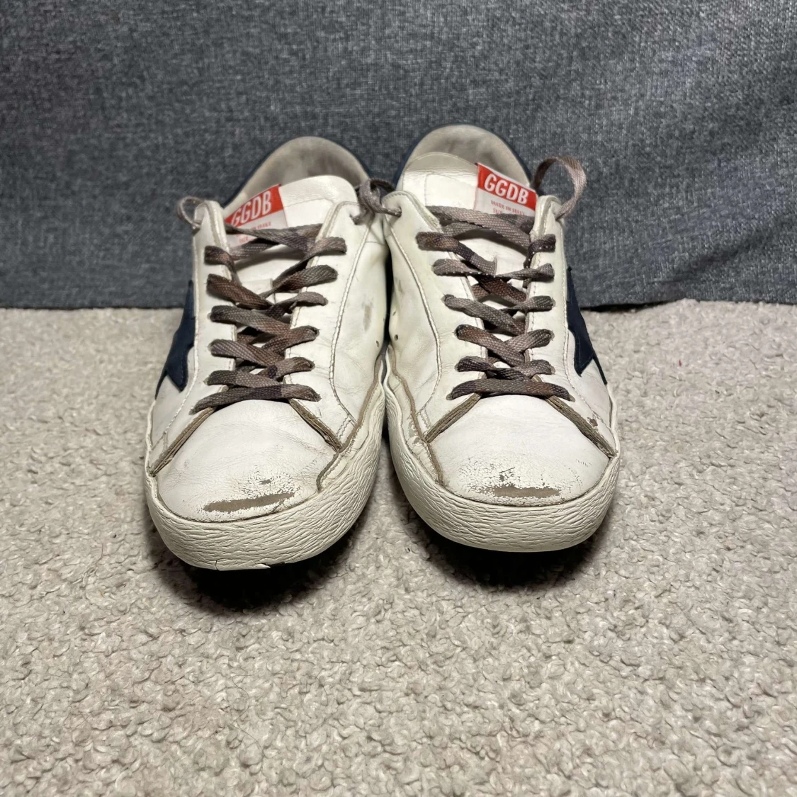 Vita sneakers med stjärndetalj från Golden Goose - 3