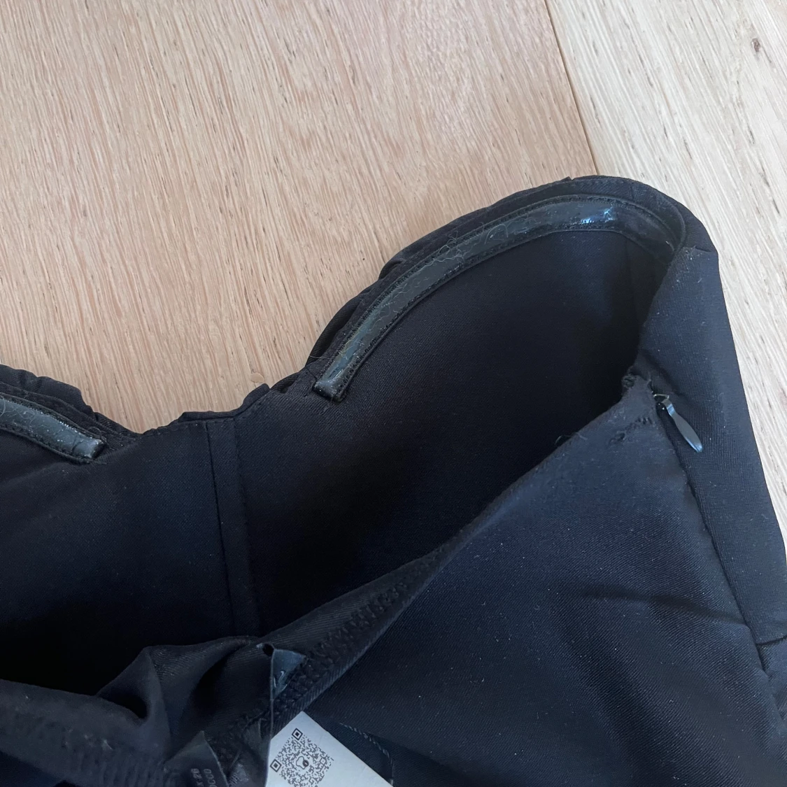 Svart axelbandslös topp - 3