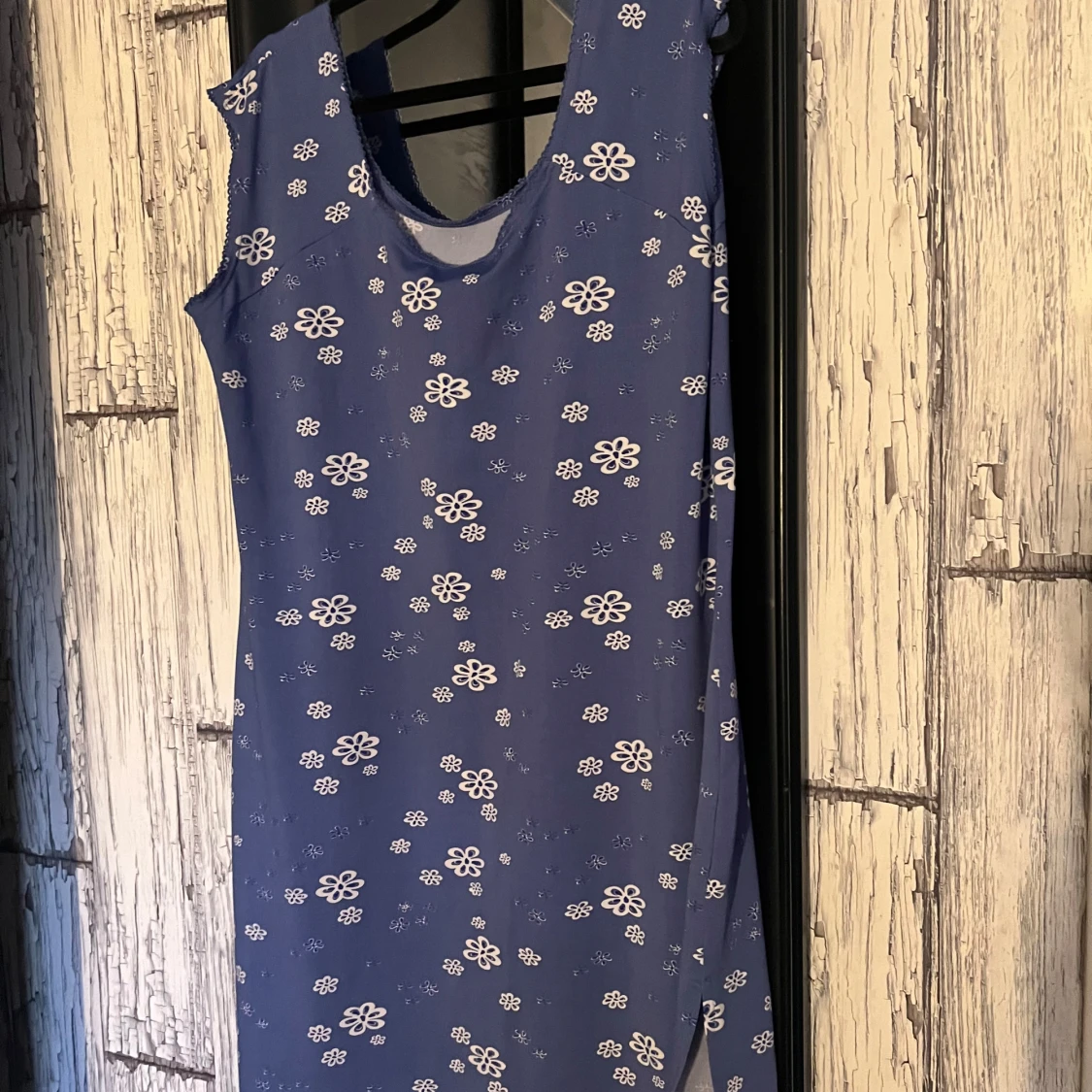 Blå blommig klänning - 1