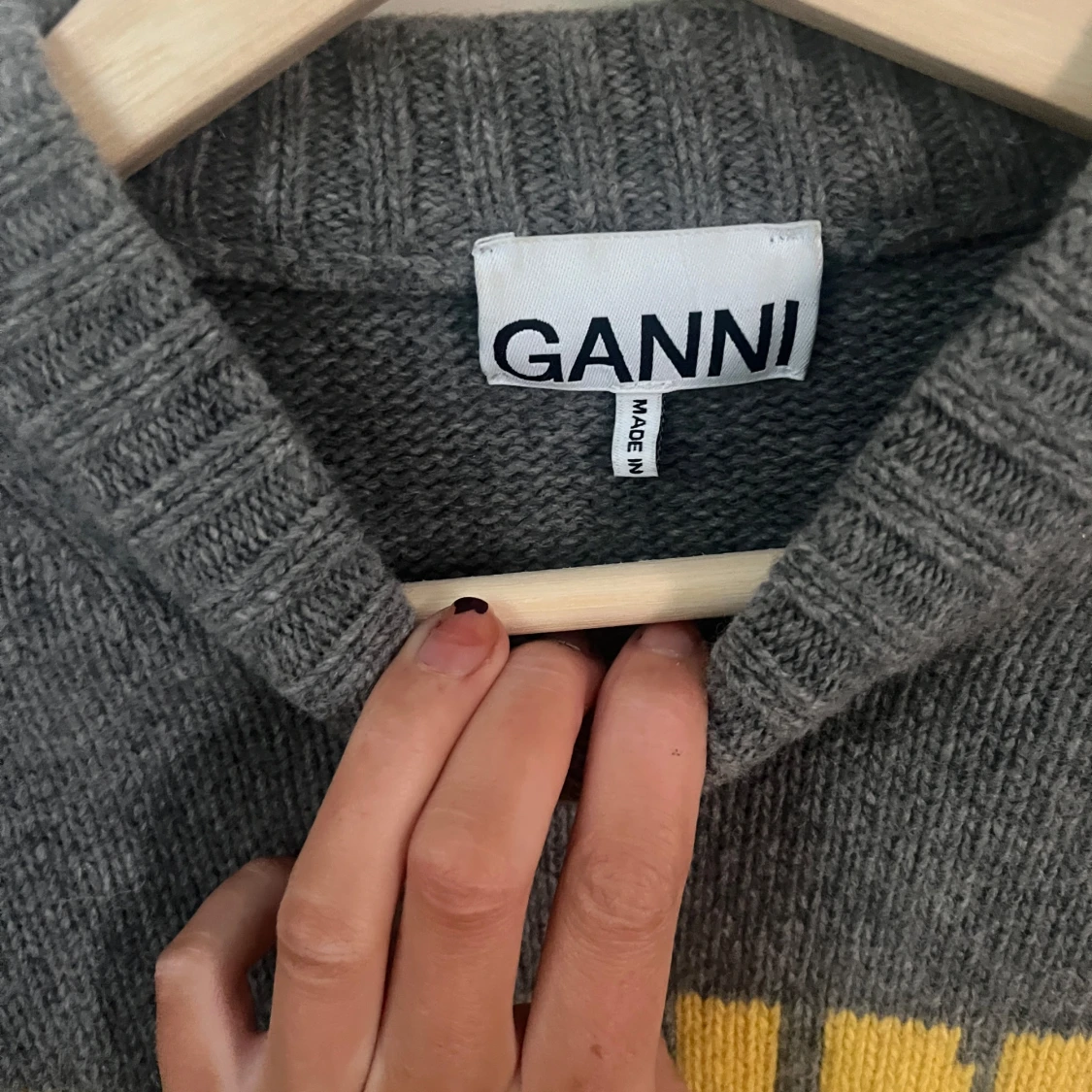 Grå stickad tröja från Ganni - 1