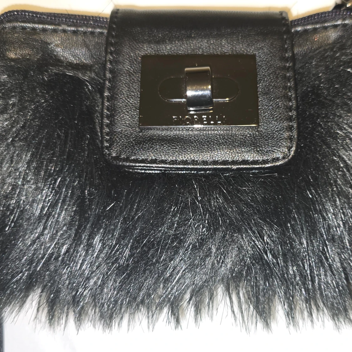 Svart Fiorelli pälsdetaljerad plånbok