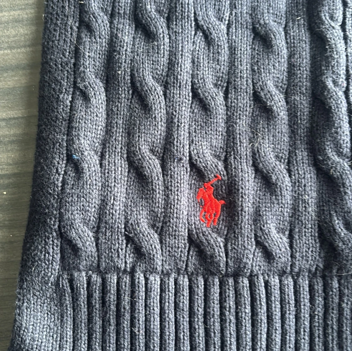 Mörkgrå stickad halsduk från Ralph Lauren - 1