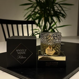Angelshare från Kilian - Säljer min Kilian då den ej används. Flaskan är full och rymmer 50ML. Kvitto finns och nypris är runt 3500kr. Kom privat vid frågor!