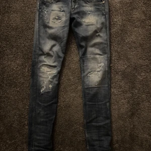Replay jeans anbass - Säljer mina replay jeans som jag ej använder längre. Storlek W29/L34 Riktigt bra skick, som ny. Mvh😁