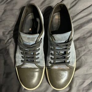 Lanvins - Snygga sneakers från Lanvin i färgen ljusblå, uk 6 men passar bättre på 42. Skriv om ni har frågor, pris kan diskuteras!