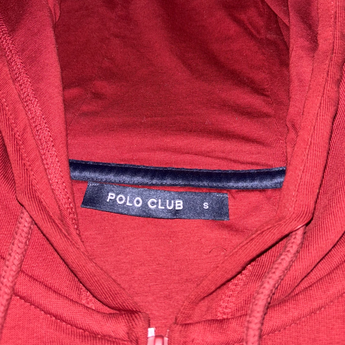 Mörkröd hoodie från Polo Club - 3