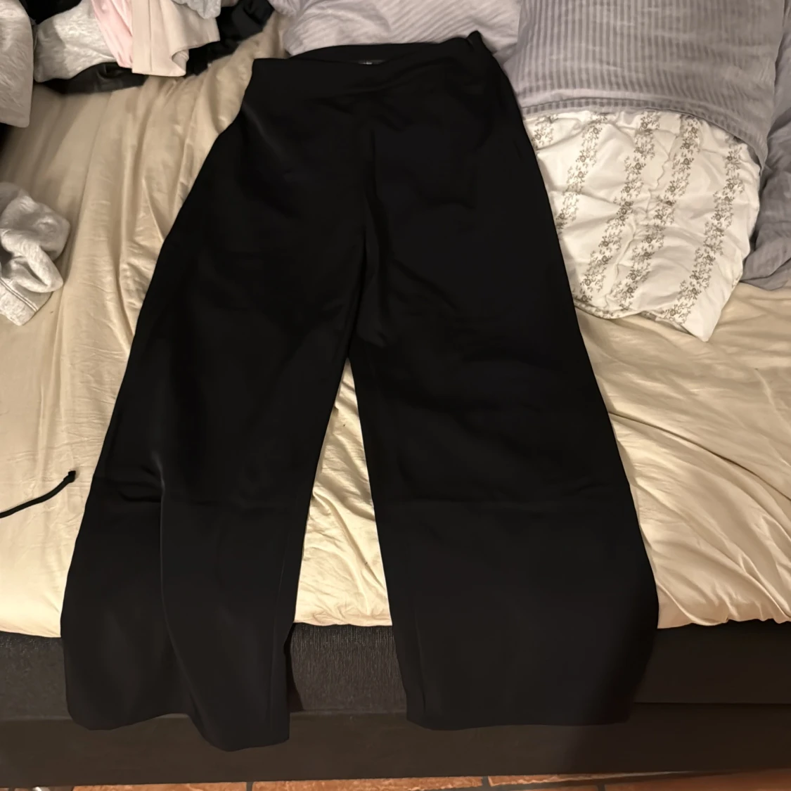 Högmidjade kostymbyxor  - 2