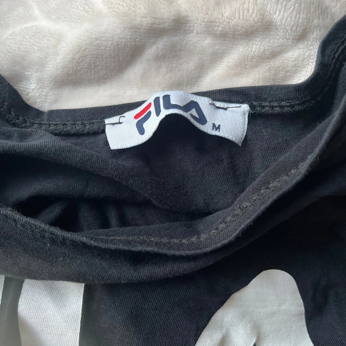 Svart FILA t-shirt med stor logga - 1