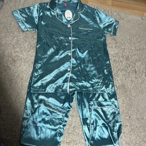 Satin set  - Helt nytt satin sett, aldrig använd 