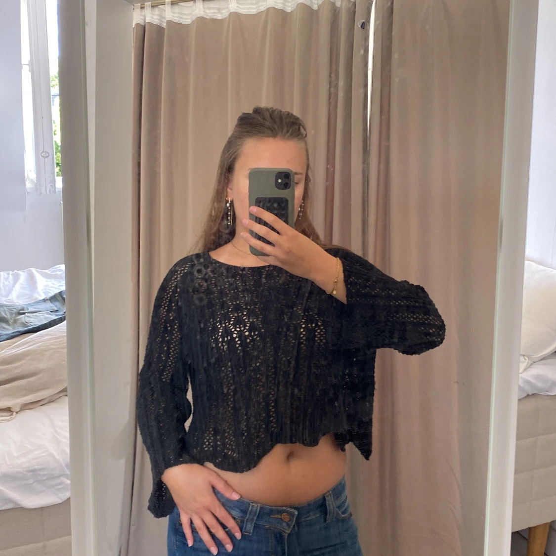 Svart virkad croppad tröja från ONLY