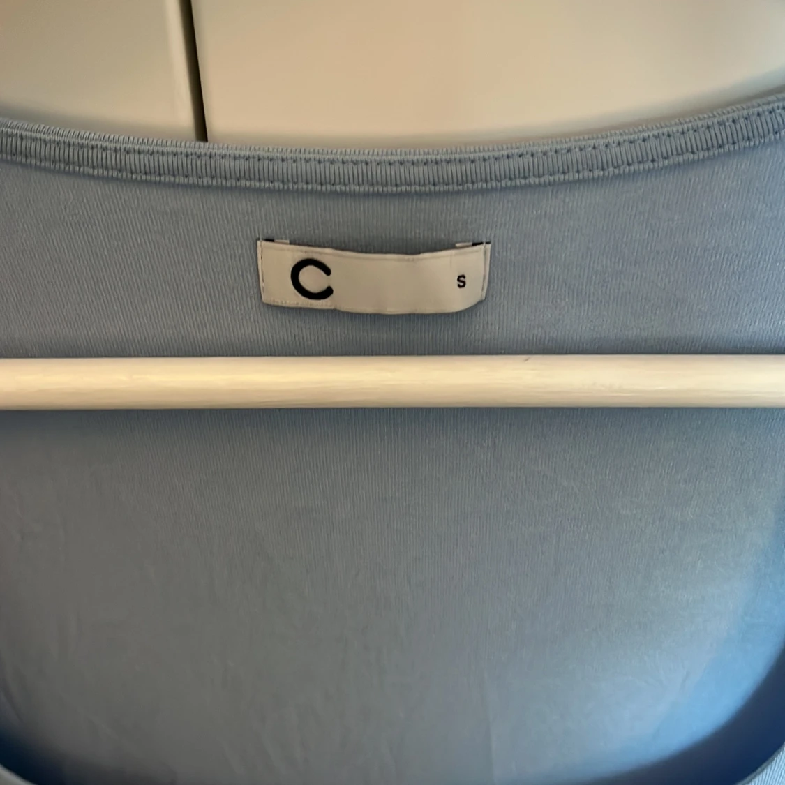 Ljusblå ärmlös linnetopp från Cubus - 1