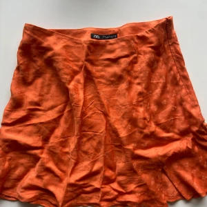 Minikjol - Kan användas som topp! Funkar som S