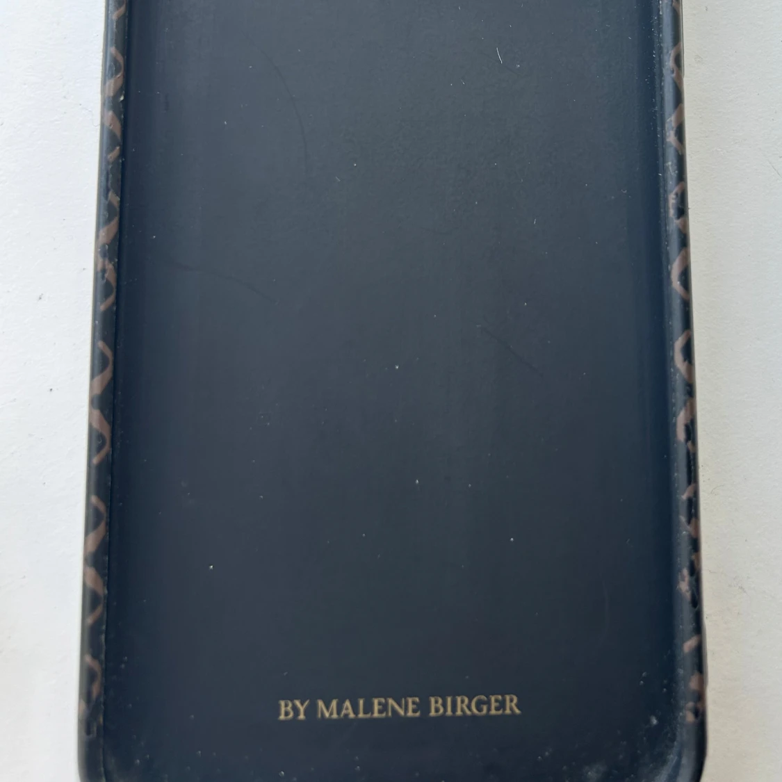 Svart mönstrat mobilskal By Malene Birger - 2