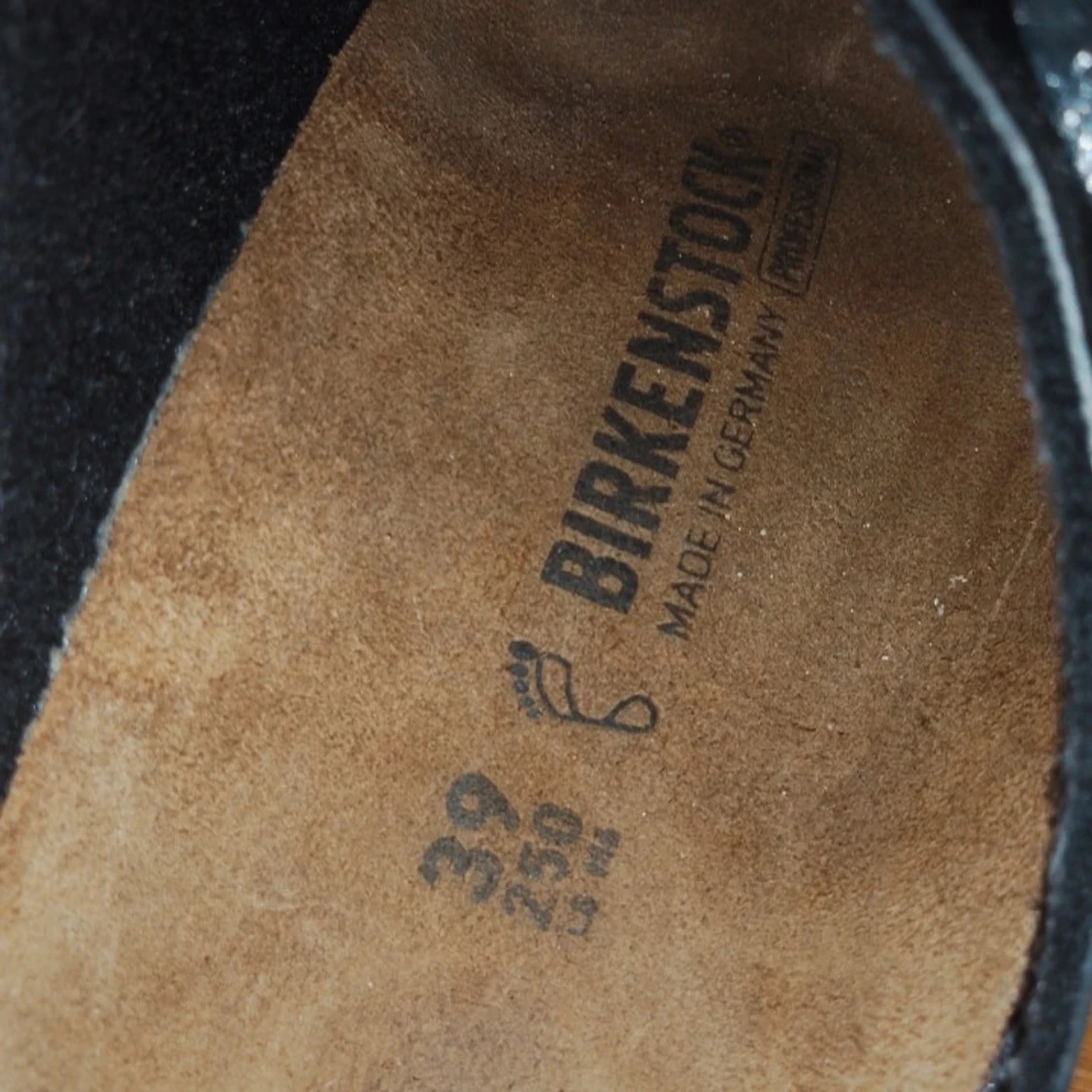 Svarta Birkenstock sandaler strl 39 - 4