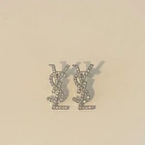 Örhängen - Helt oanvända!