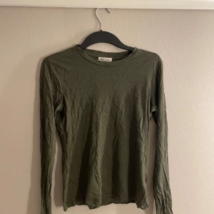 snygg grön tröja - aldrig använd