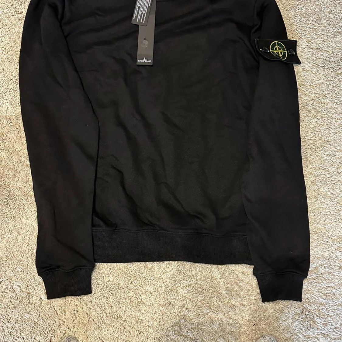 Svart Stone Island sweatshirt